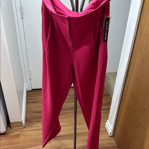 NWT Elegant Pink Women's Pants - Picture 1 of 4